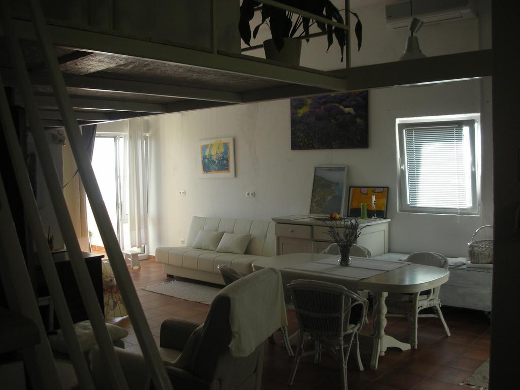 Apartment Croatia Art Drasnice Bilik gambar