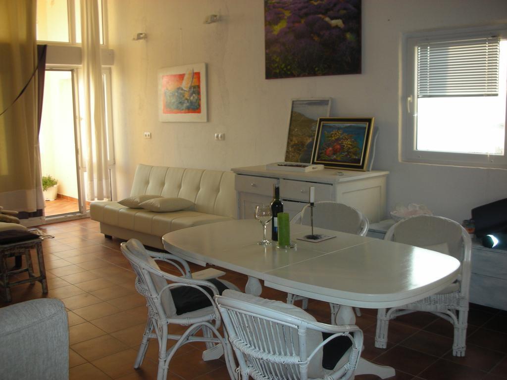 Apartment Croatia Art Drasnice Bilik gambar