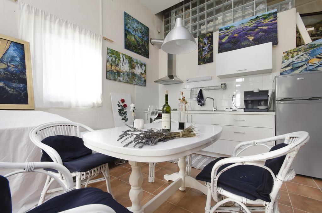 Apartment Croatia Art Drasnice Bilik gambar