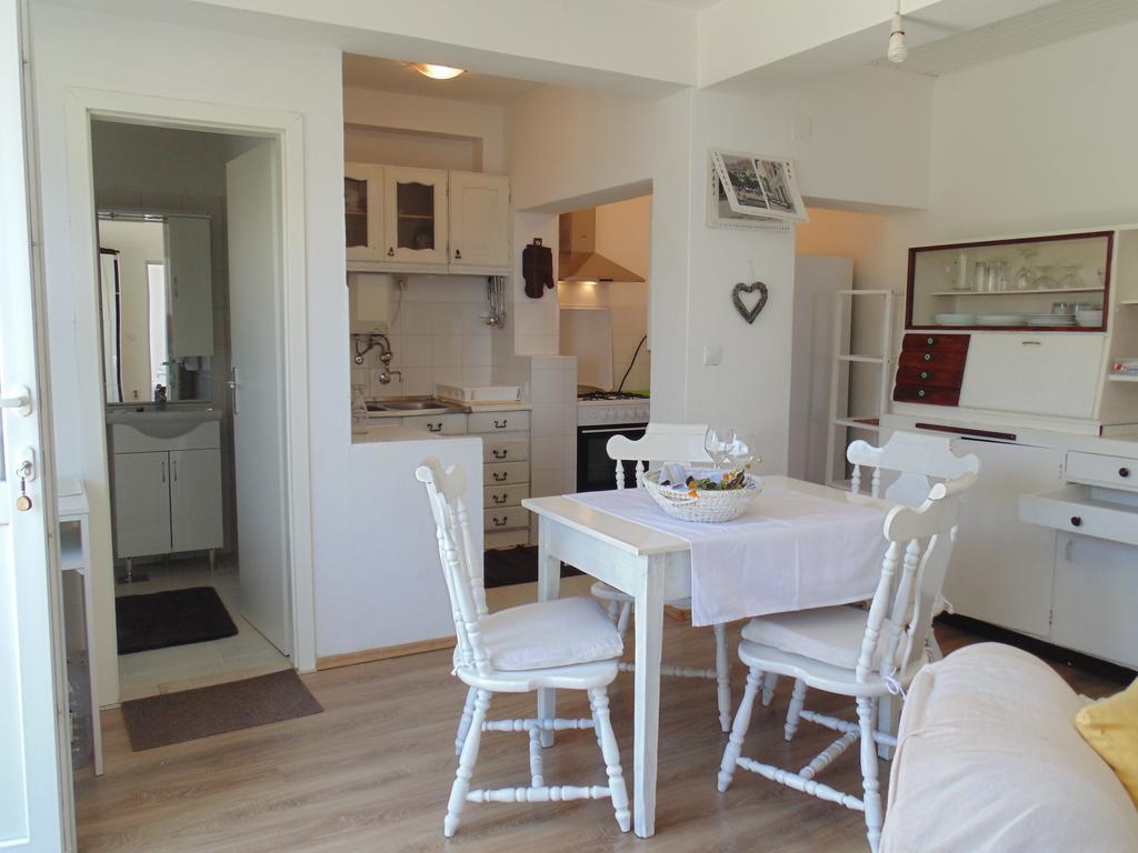 Apartment Croatia Art Drasnice Luaran gambar